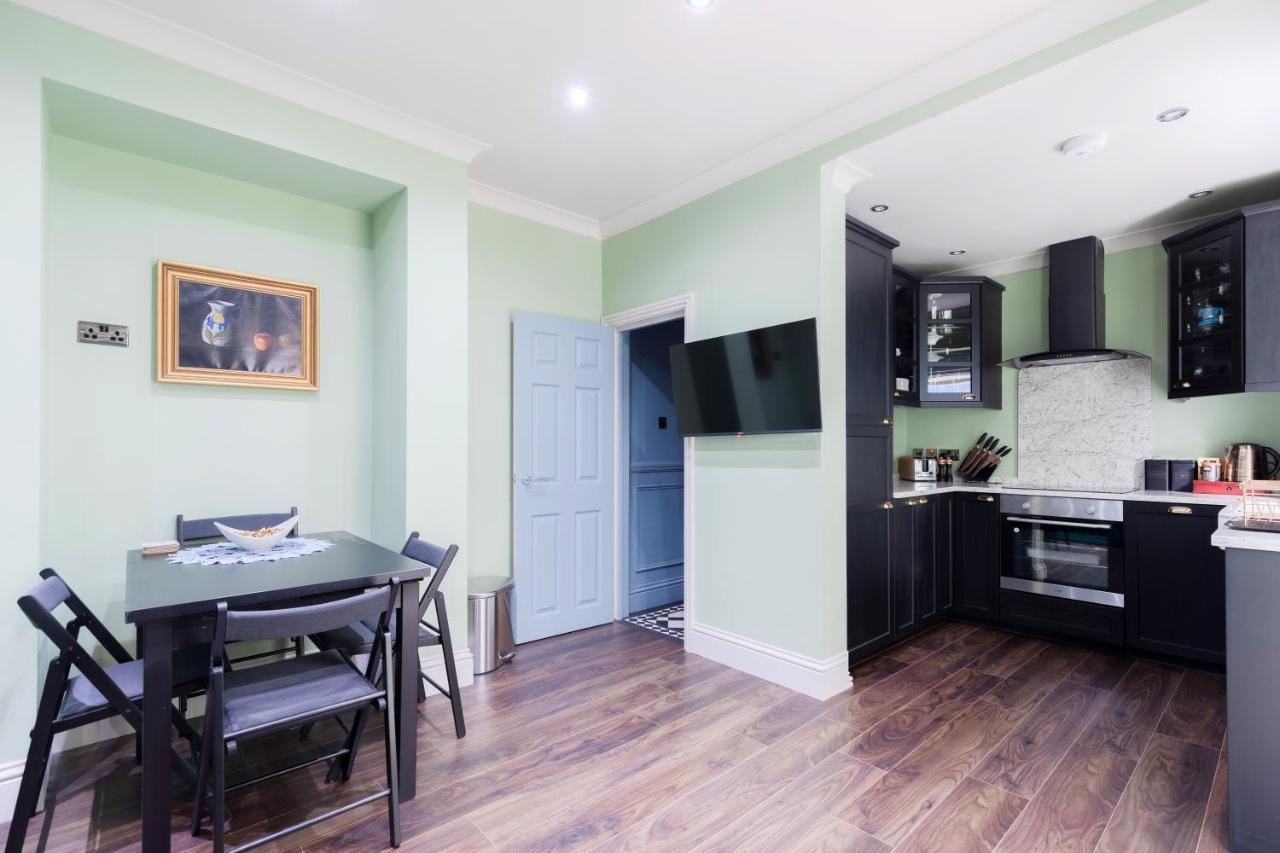 Central Stylish 2-Bed Apartment In ロンドン エクステリア 写真